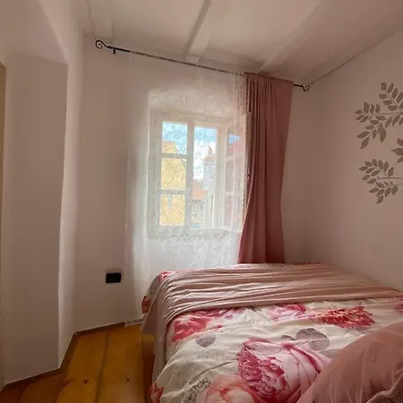 Bianco Rosa *