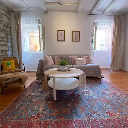 Bianco Rosa * 로비니