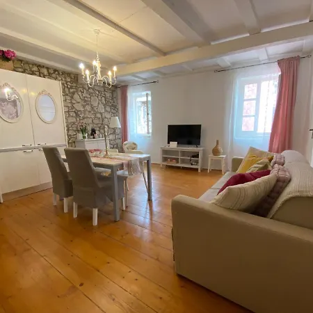 아파트 Bianco Rosa