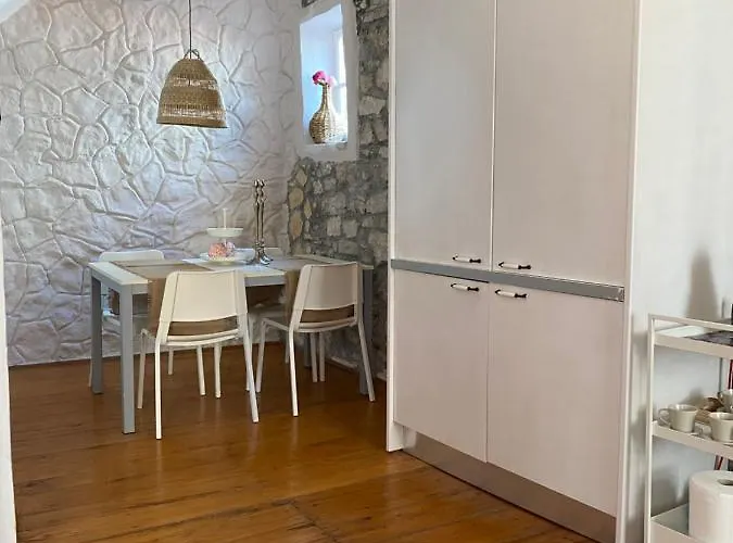 Bianco Rosa * Ρόβινι