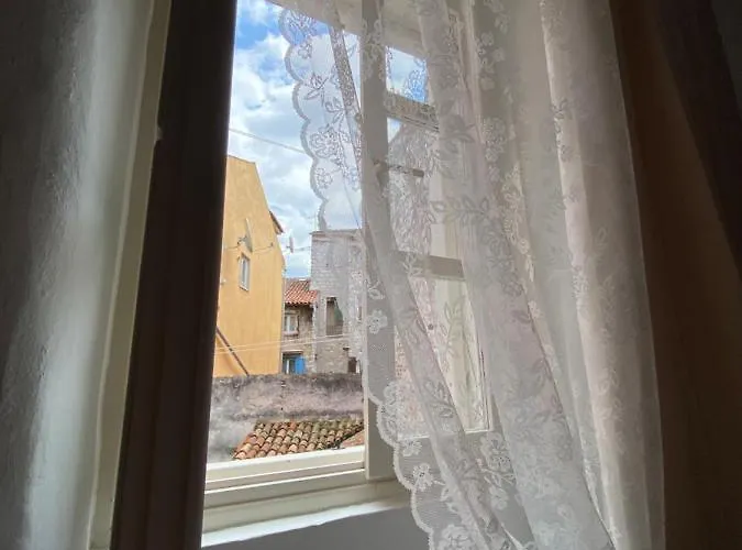 Bianco Rosa * Ρόβινι