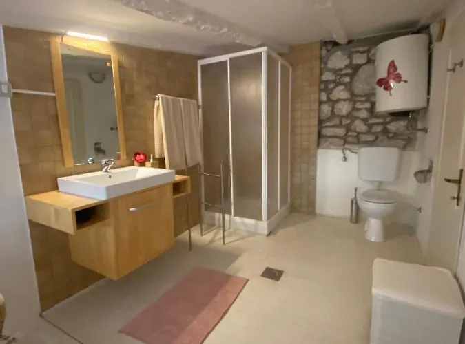 Διαμέρισμα Bianco Rosa Ρόβινι