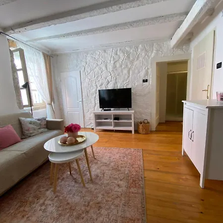 Apartment Bianco Rosa *